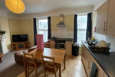 5 bed house, Waterloo Street, North Hill, Plymouth, PL48LY - Image 2